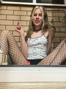 Snapshot of Maxine_gold chatting on July 5, 2026, 9:54 pm Maxine gold online show from July 5, 2026, 9:54 pm