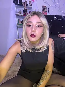 Snapshot of Isabelle_Sara chatting on June 7, 2026, 8:14 pm Isabelle Sara online show from June 7, 2026, 8:14 pm
