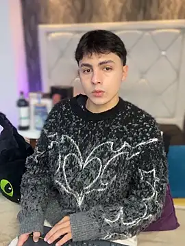 Samu Hott online show from April 13, 2026, 8:13 pm