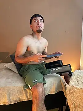 Snapshot of Noah_Smith01 chatting on June 10, 2026, 7:48 pm Noah Smith01 online show from June 10, 2026, 7:48 pm