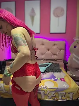 Snapshot of Karolaiin_LS chatting on February 25, 2026, 9:47 pm Karolaiin LS online show from February 25, 2026, 9:47 pm