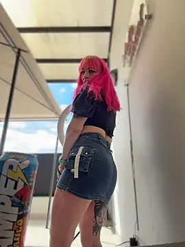 Snapshot of Karolaiin_LS chatting on February 17, 2026, 7:44 pm Karolaiin LS online show from February 17, 2026, 7:44 pm