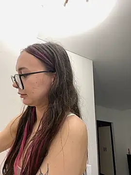 OliviaMorgan  online show from May 28, 2026, 11:49 am