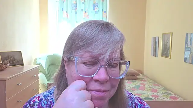 Emma Eclipsee online show from March 29, 2026, 10:50 am