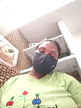 Tamil Hot Nisha online show from February 18, 2026, 6:22 am