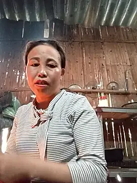 Snapshot of lena-cute chatting on February 8, 2026, 12:41 am lena-cute online show from February 8, 2026, 12:41 am