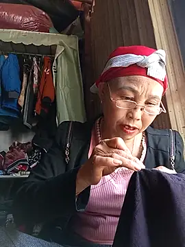 Snapshot of lena-cute chatting on February 27, 2026, 1:17 am lena-cute online show from February 27, 2026, 1:17 am