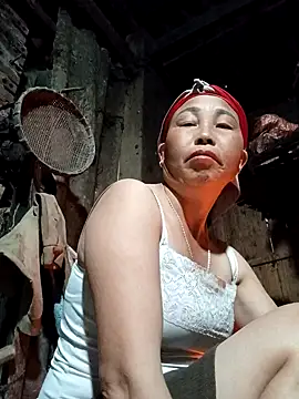 lena-cute online show from April 11, 2026, 10:24 pm