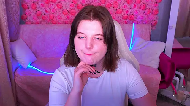 KristiFoxy online show from April 6, 2026, 5:30 am