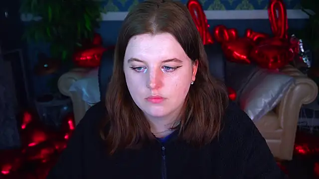 KristiFoxy online show from February 5, 2026, 7:10 pm