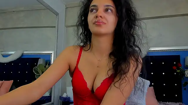 YasmineDelight online show from February 12, 2026, 7:52 am