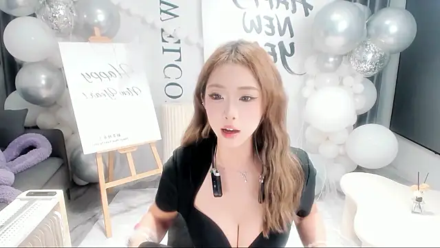 hotgirl0111 online show from February 11, 2026, 12:27 pm