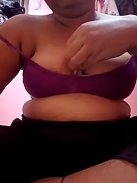 Snapshot of vyshali_vyshu chatting on March 14, 2026, 7:31 pm vyshali vyshu online show from March 14, 2026, 7:31 pm