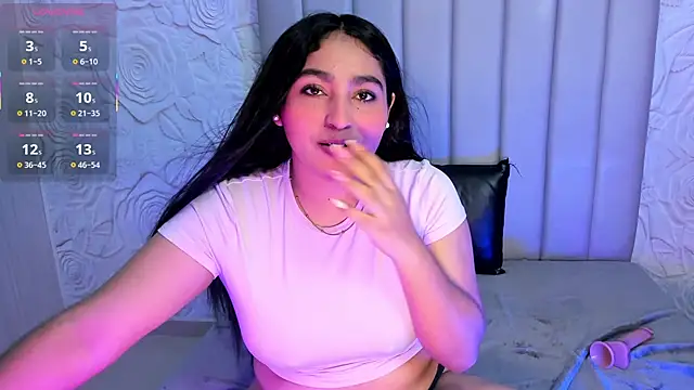 Lya dubois  online show from April 16, 2026, 9:39 pm