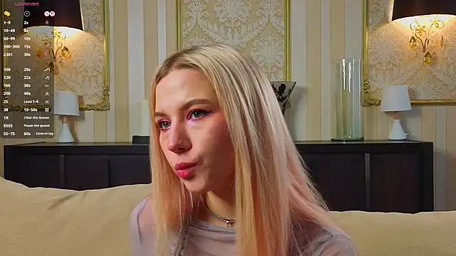 SimonaKaroly online show from March 4, 2026, 8:11 am