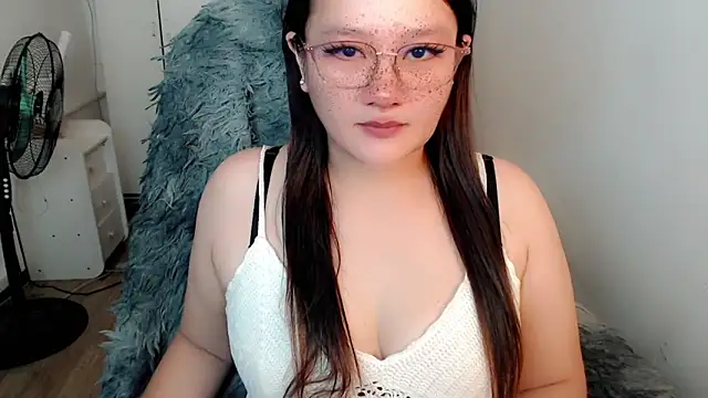 Snapshot of UrLovelyWetPussy chatting on March 3, 2026, 11:06 am UrLovelyWetPussy online show from March 3, 2026, 11:06 am