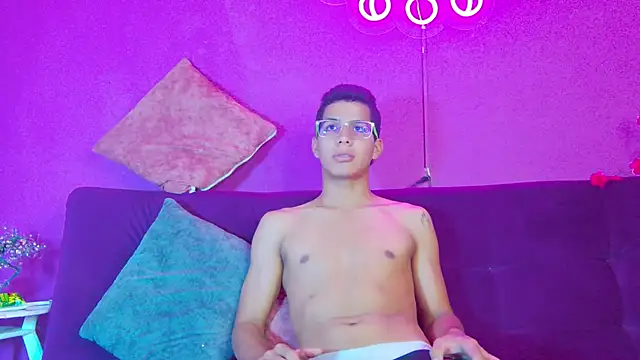 Snapshot of Noah_Greenhartt chatting on February 20, 2026, 9:06 pm Noah Greenhartt online show from February 20, 2026, 9:06 pm