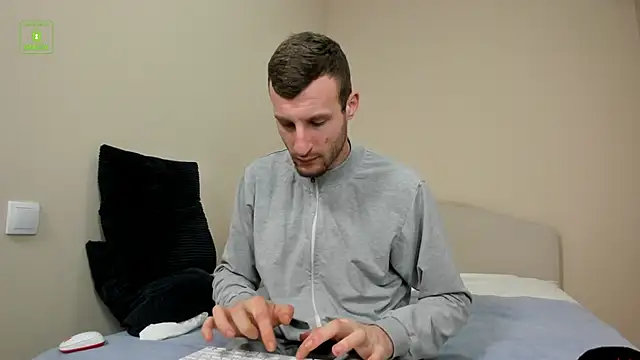 Deymond Russo online show from February 18, 2026, 6:44 am