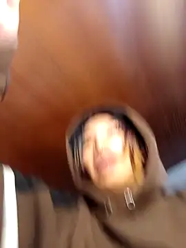 MeelFox online show from April 21, 2026, 12:56 pm