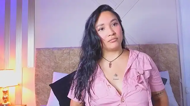 Snapshot of miia_secret_ chatting on March 3, 2026, 7:32 pm miia secret online show from March 3, 2026, 7:32 pm