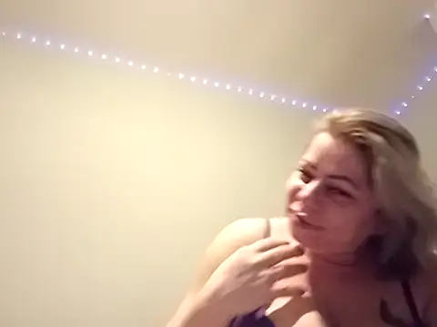 Snapshot of lovebaby69 chatting on February 5, 2026, 5:42 pm lovebaby69 online show from February 5, 2026, 5:42 pm