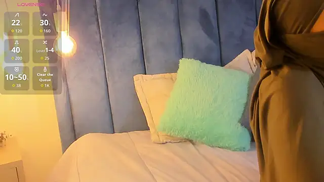 fatimarab   online show from March 17, 2026, 3:20 am