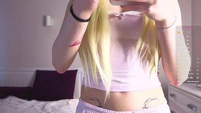 SharonNightt online show from April 25, 2026, 4:26 pm