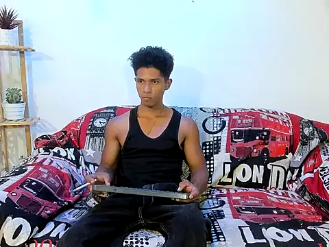 Yoel hot2004 online show from February 12, 2026, 7:46 pm