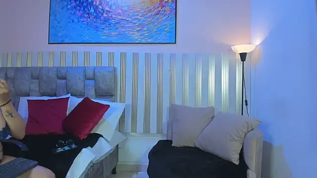 nina glow online show from February 28, 2026, 11:43 am