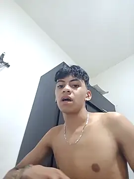 sebas twink7 online show from March 6, 2026, 7:47 am