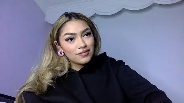 Snapshot of Maddy_Beluci chatting on July 2, 2026, 10:16 pm Maddy Beluci online show from July 2, 2026, 10:16 pm