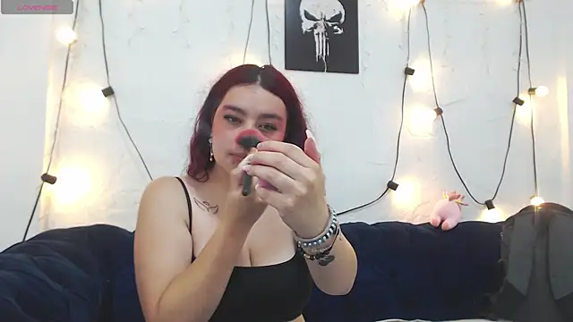 Snapshot of CarolRousee chatting on February 28, 2026, 7:35 pm CarolRousee online show from February 28, 2026, 7:35 pm