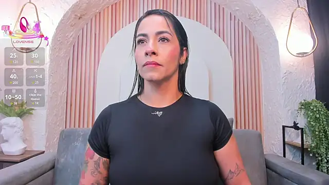 violet scott  online show from April 20, 2026, 9:56 am