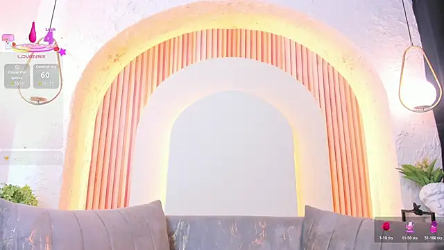 violet scott  online show from April 18, 2026, 10:39 am