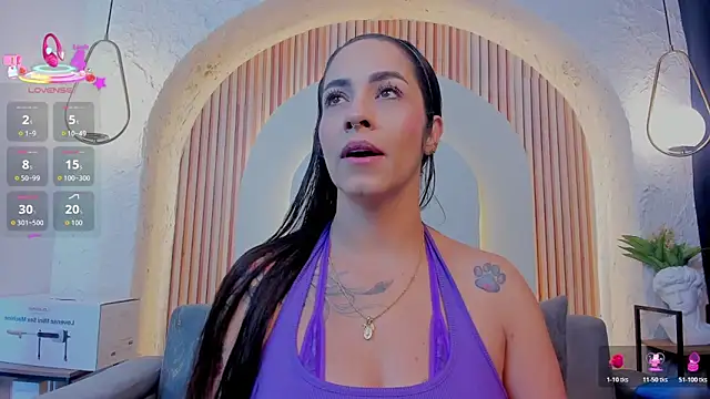 violet scott  online show from April 9, 2026, 10:21 am