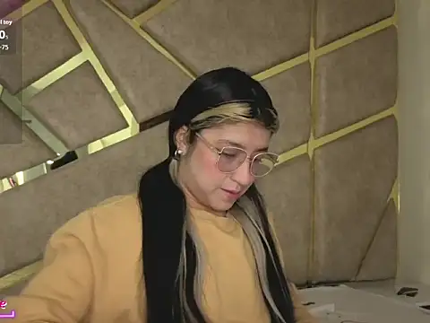 Dahiana Dmour  online show from February 24, 2026, 12:39 pm