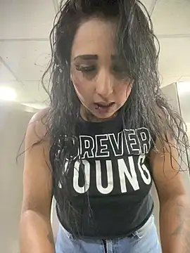 Isaabella Russo1 online show from February 12, 2026, 4:18 pm