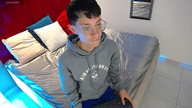 Skinny Office online show from March 9, 2026, 9:18 pm