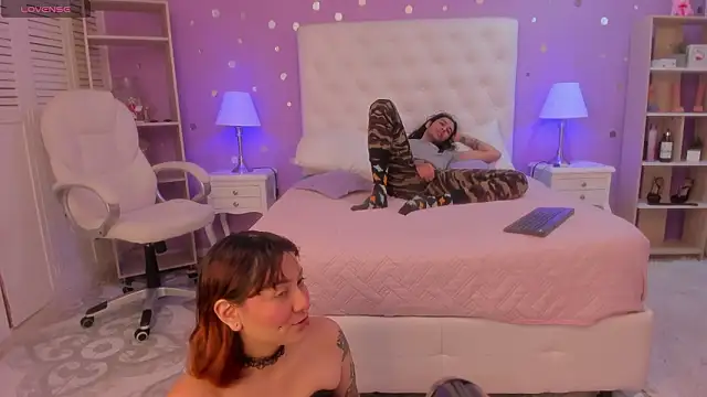 Goldentemptation  online show from March 13, 2026, 8:03 pm