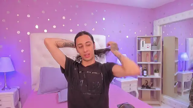 Snapshot of Goldentemptation_ chatting on March 1, 2026, 1:44 pm Goldentemptation online show from March 1, 2026, 1:44 pm