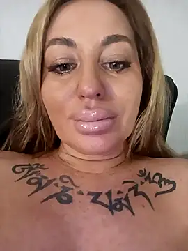 MiaMooly online show from January 11, 2026, 4:47 pm