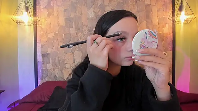 Elizabeth Ferrer online show from February 18, 2026, 6:59 pm