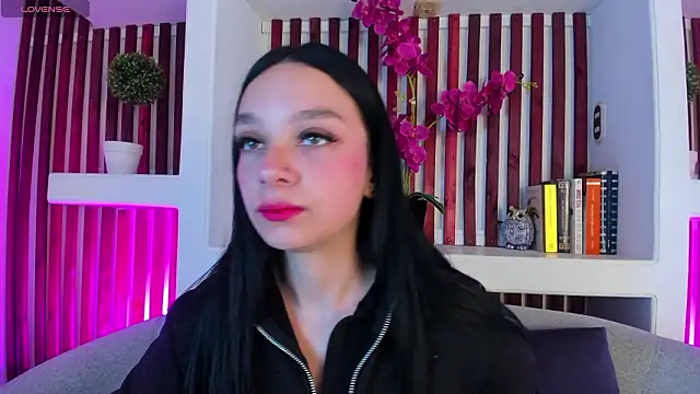 Elizabeth Ferrer online show from March 17, 2026, 12:08 pm