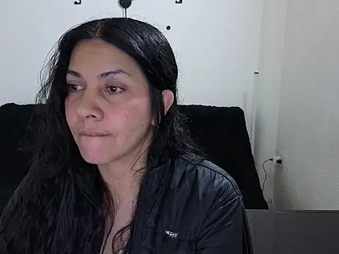 Snapshot of johana_collins chatting on March 10, 2026, 2:10 pm johana collins online show from March 10, 2026, 2:10 pm