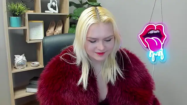 SweetLilyxo online show from April 1, 2026, 1:41 pm