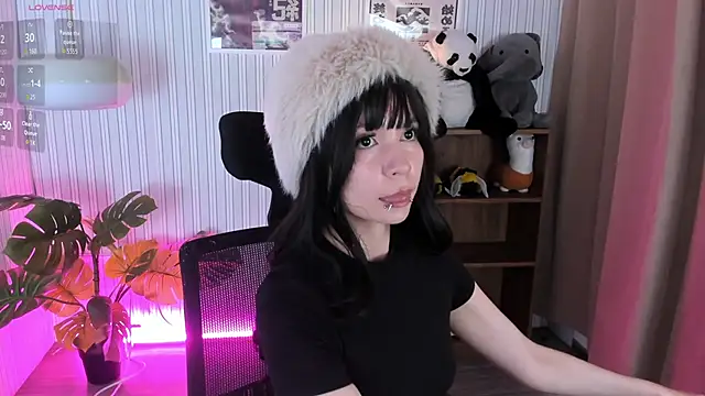 Snapshot of Laukyubey1 chatting on February 12, 2026, 8:41 pm Laukyubey1 online show from February 12, 2026, 8:41 pm