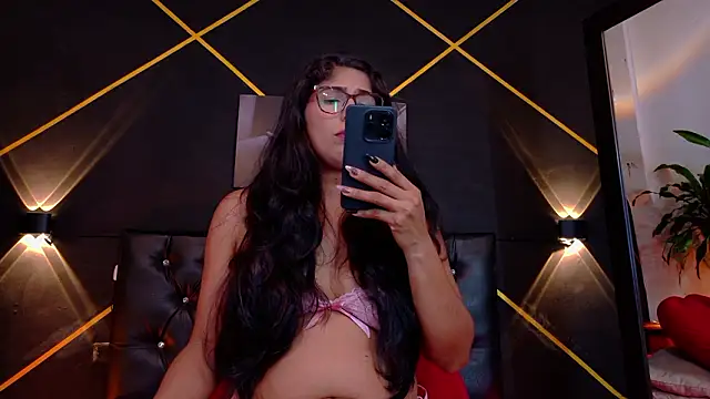 Snapshot of serena_kournikova chatting on March 3, 2026, 9:00 pm serena kournikova online show from March 3, 2026, 9:00 pm