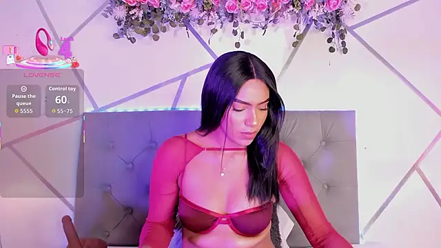 Snapshot of Khloe_Rosee chatting on February 7, 2026, 7:55 pm Khloe Rosee online show from February 7, 2026, 7:55 pm