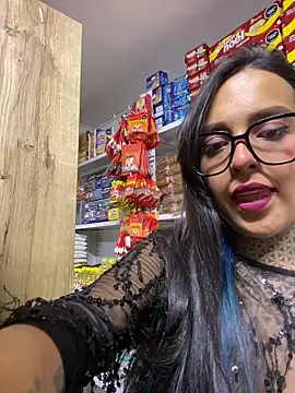 Snapshot of Annie_Alicee chatting on June 2, 2026, 11:05 pm Annie Alicee online show from June 2, 2026, 11:05 pm