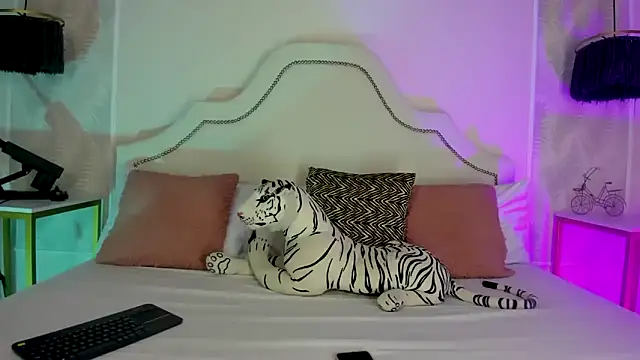 Snapshot of niicole_garner chatting on March 4, 2026, 4:59 pm niicole garner online show from March 4, 2026, 4:59 pm